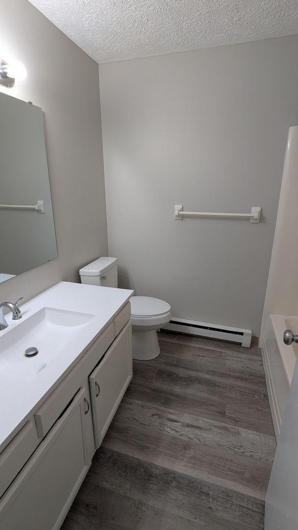 Building Photo - MN Cedar Village (819)