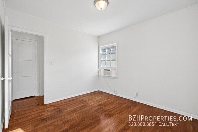 Building Photo - 1047 S Holt Ave