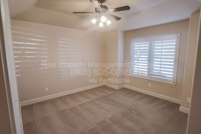 Building Photo - 9604 Justice Ave