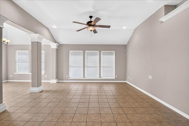 Building Photo - 5114 Spring Brook Dr