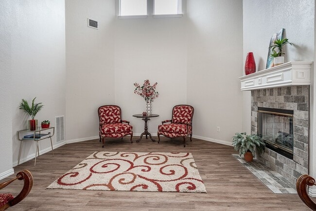 Building Photo - 7712 Lakecrest Cir