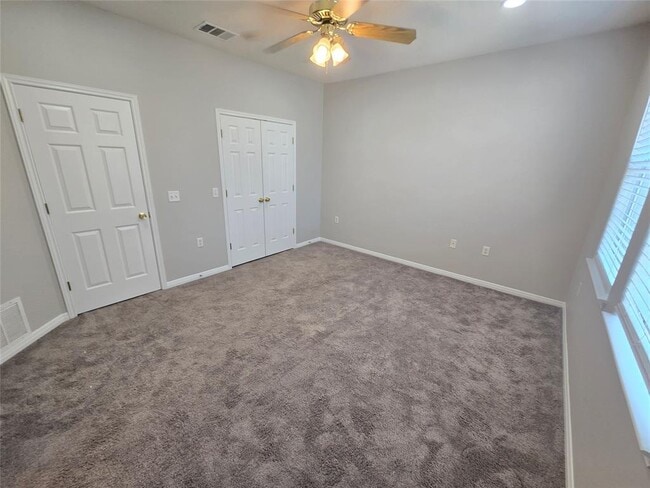 Building Photo - 7509 Lazy Creek Dr