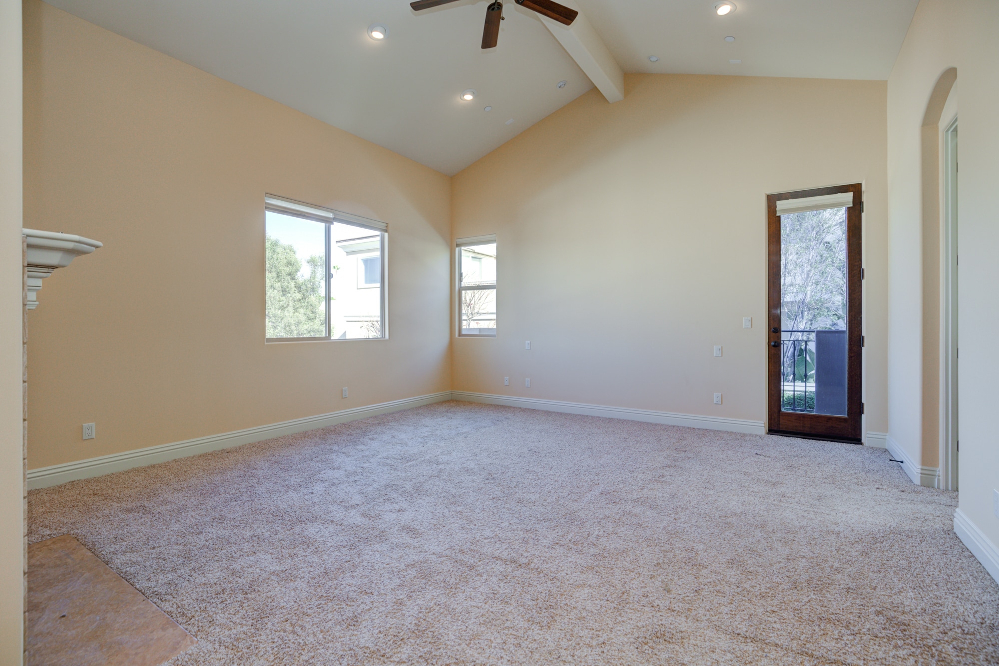 Building Photo - 612 N Juanita Ave