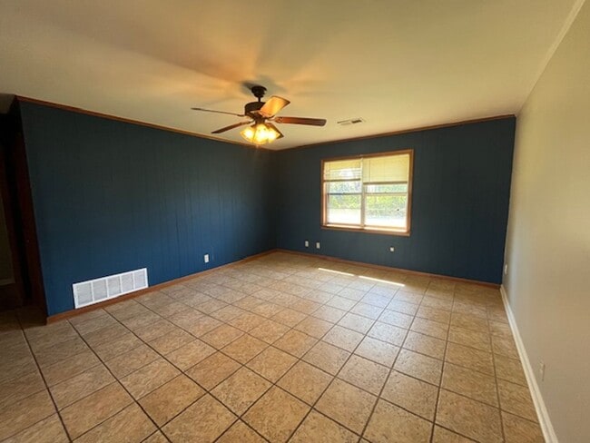 Building Photo - Renovated 2 Bedroom 1 Bath home with Another Room that could be used as a 3rd Bedroom!