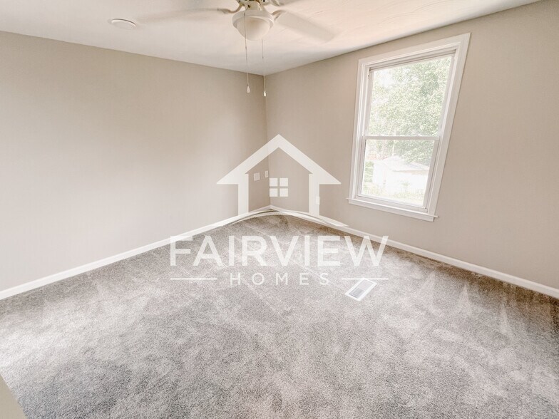 Building Photo - 3239 Mayflower Dr