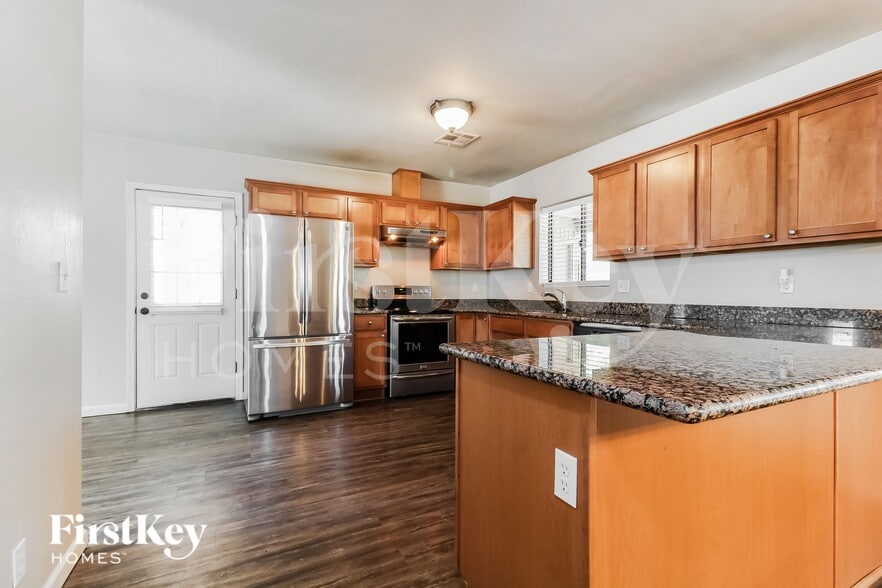 Building Photo - 7156 N 17th Dr