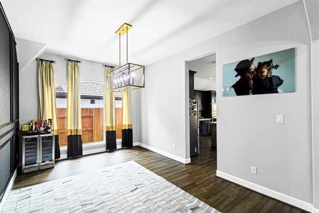 Building Photo - 7211 Sylvan Birch Trl