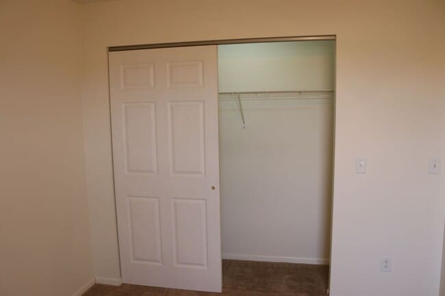 Building Photo - 2271 Shamrock Ln