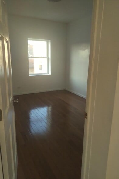 third Room - 6108 W Addison St