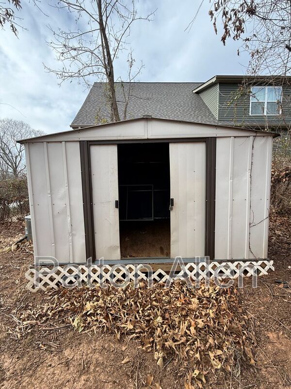 Building Photo - 2 Jenny St