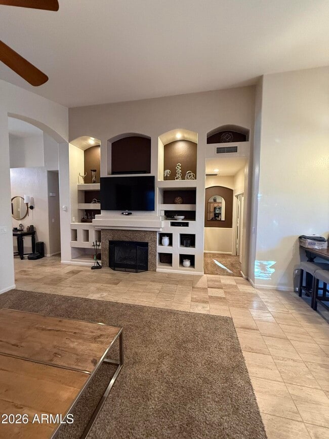 Building Photo - 4229 E Rancho Caliente Dr