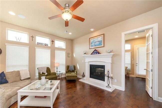 Building Photo - 4120 Vinalopo Dr