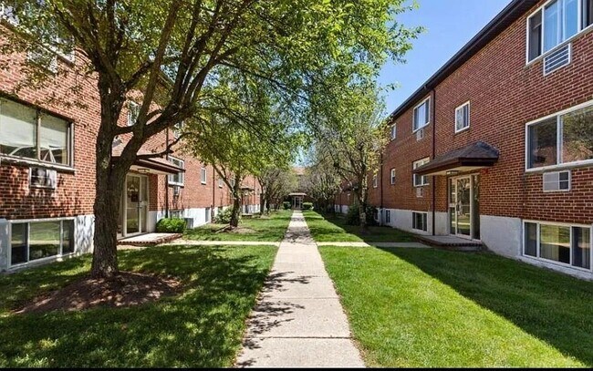Building Photo - 28 Bryon Rd