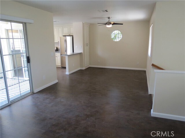 Building Photo - 572 N Orange St