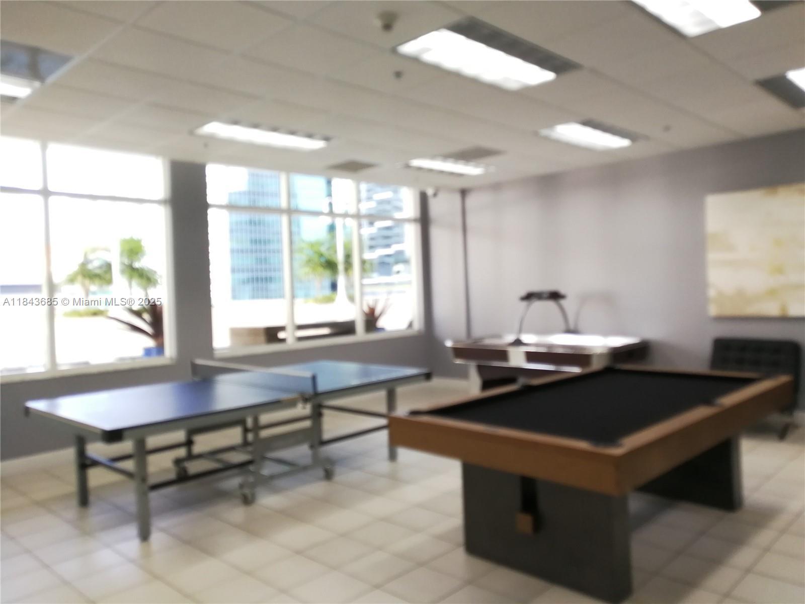 Building Photo - 1200 Brickell Bay Dr