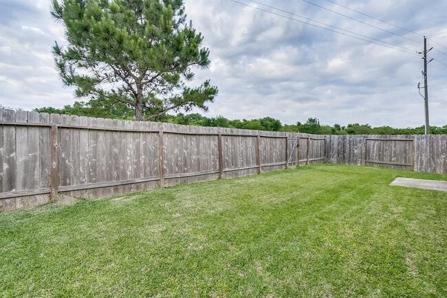 Building Photo - 5615 Stoneridge Ct
