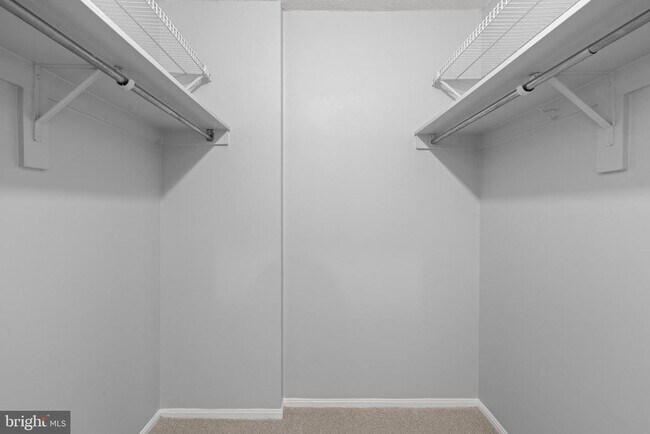 Building Photo - 307 Yoakum Pkwy