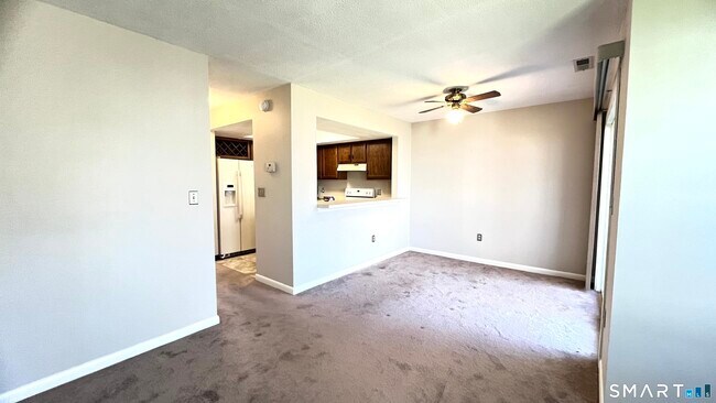 Building Photo - 605 Spring Meadow Rd