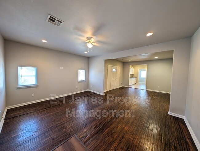 Building Photo - 2235 E 10th St