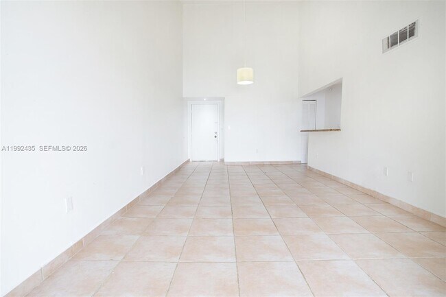 Building Photo - 9441 Fontainebleau Blvd