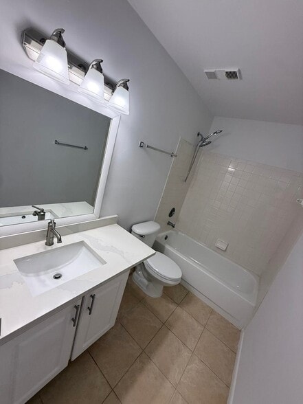 Building Photo - 6307 La Costa Dr