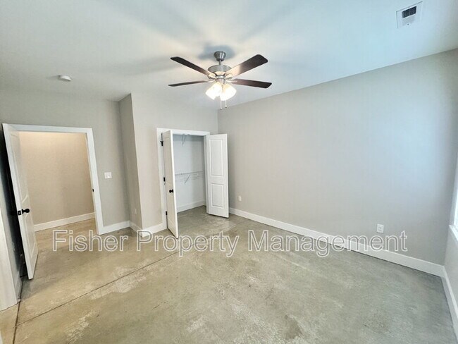 Building Photo - 1537 Rogers St