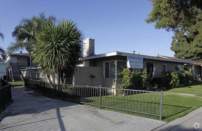 Primary Photo - 1122-1126 W Broadway