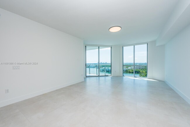 Building Photo - 17111 Biscayne Blvd