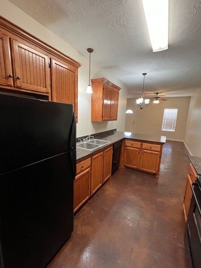 Building Photo - 2 bedroom 2 bath Duplex in Lake Charles
