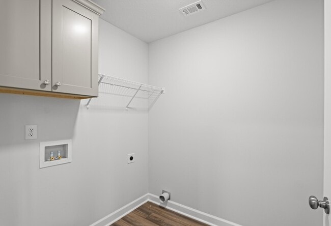 Building Photo - 7320 Paisley Cir