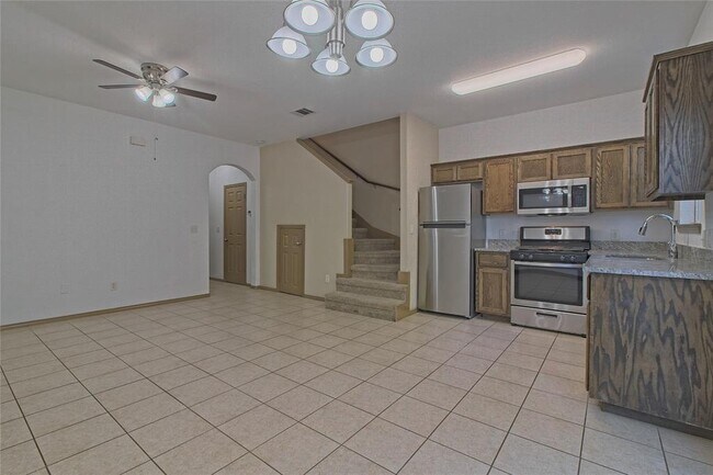 Building Photo - 2903 Whisper Oaks Ln