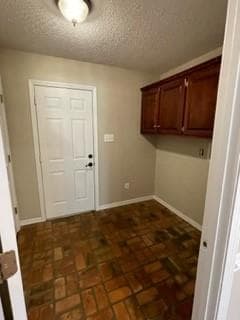 Building Photo - 10380 Hunters Ridge Dr N
