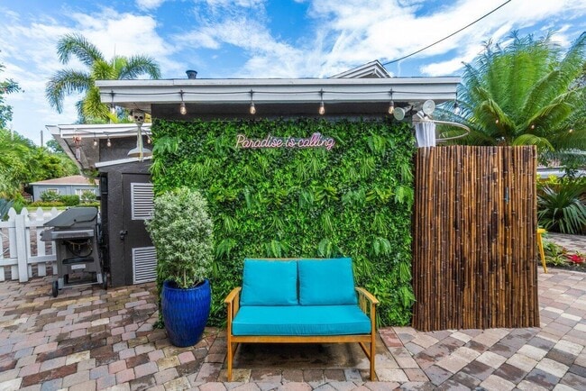 Building Photo - 1911 Parker Ave