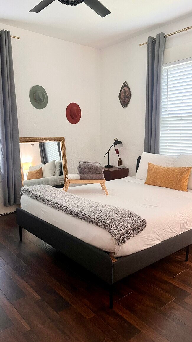 Building Photo - 5006 Hardy St