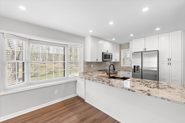 Building Photo - 541 N White St