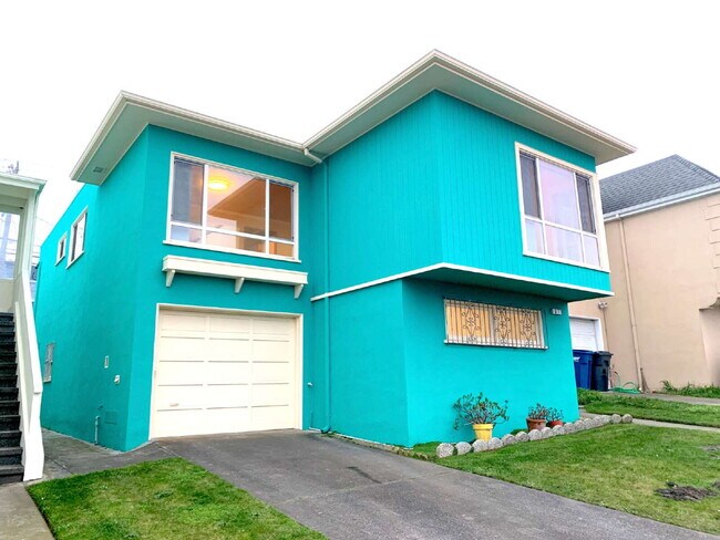Building Photo - Charming Daly City Home with Stunning Views & Convenient Bay Area Access