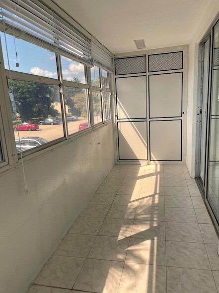 Building Photo - 343 Windsor O