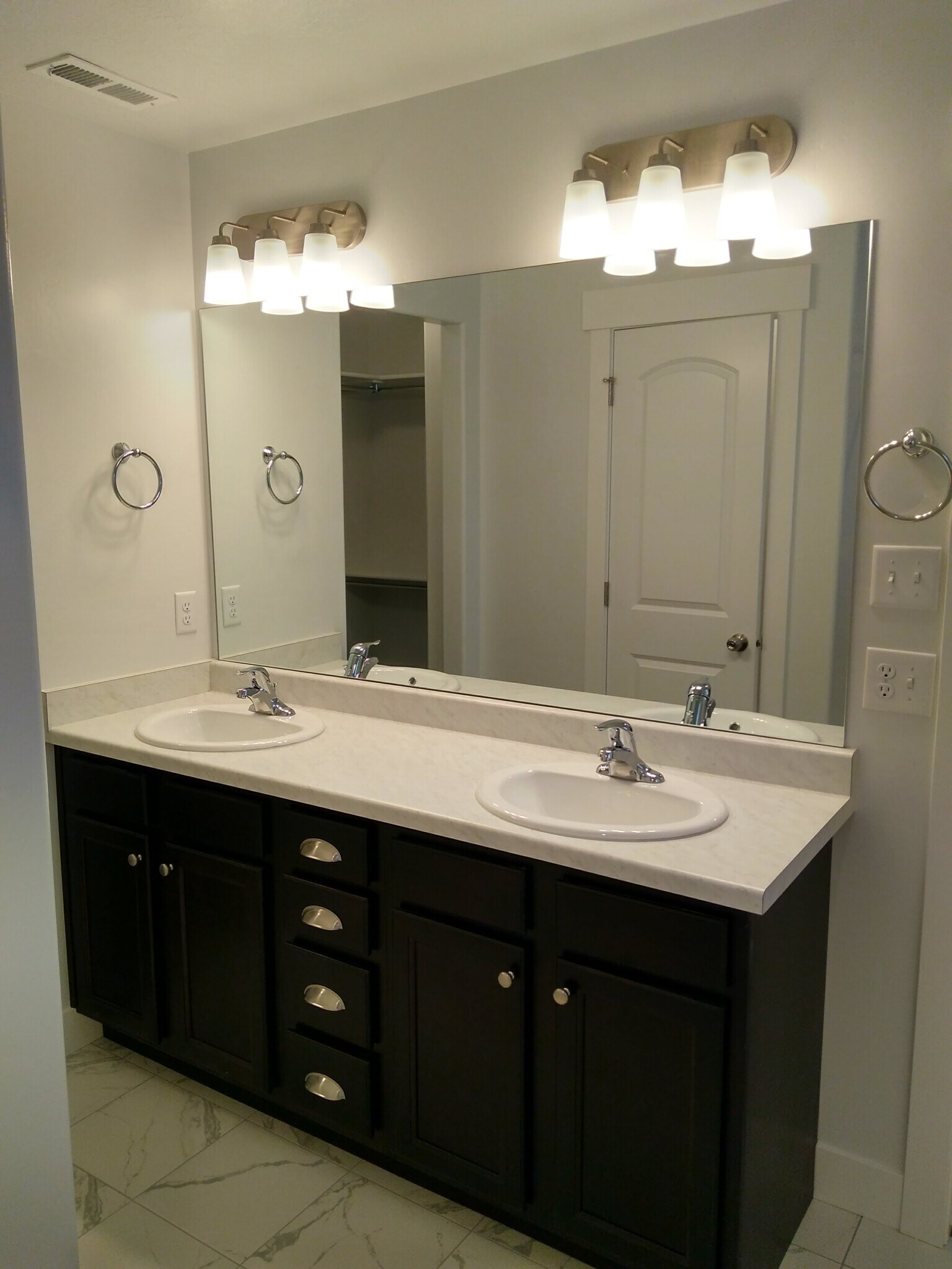 Master bathroom double vanity - 14576 S Quiet Shade Drive