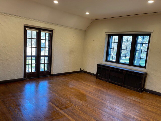 Building Photo - 6301 Alexander Dr