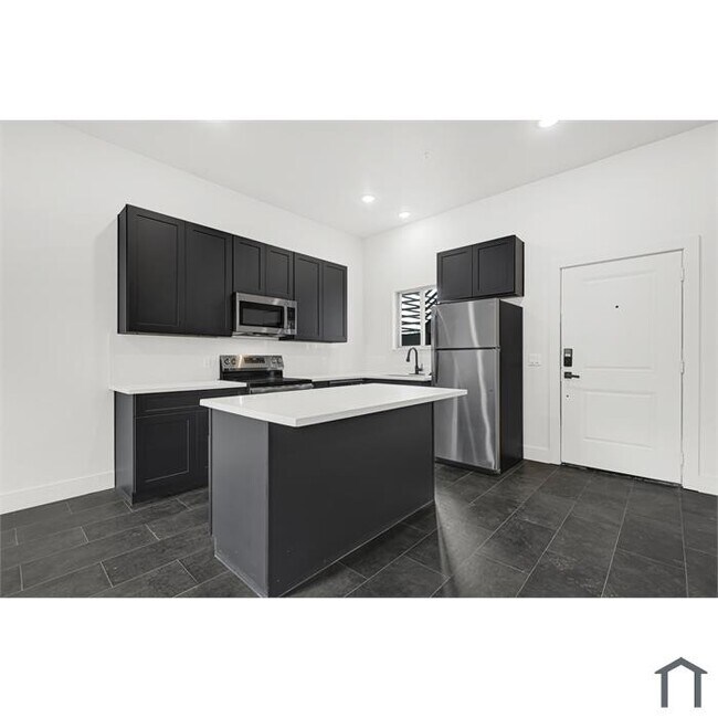 Building Photo - 7806 Clearview St