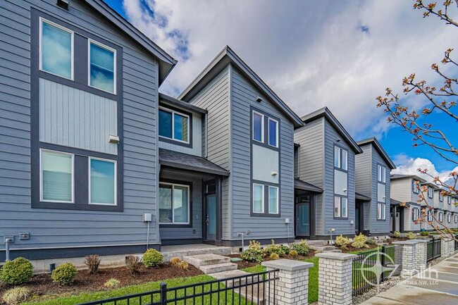 Building Photo - 10004 NE 134th Ave