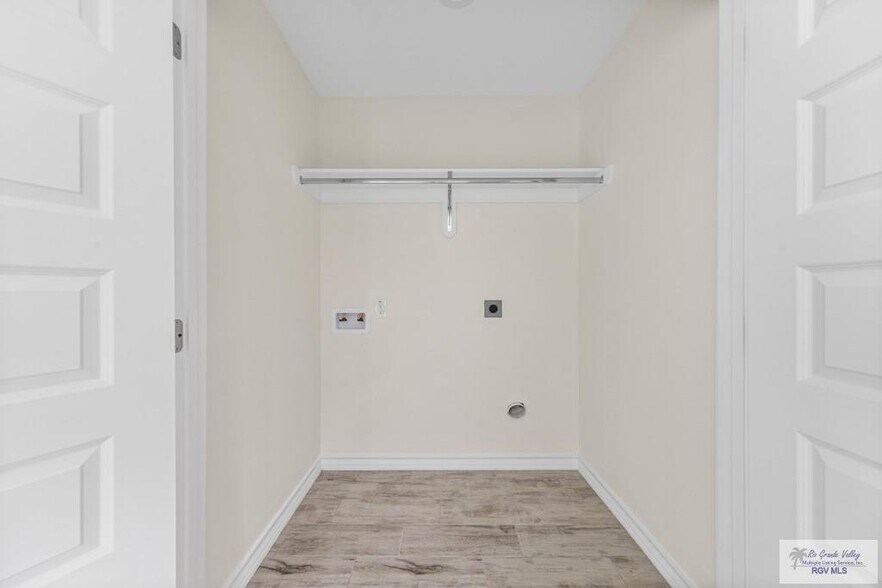 Building Photo - 690 Seminole Ln