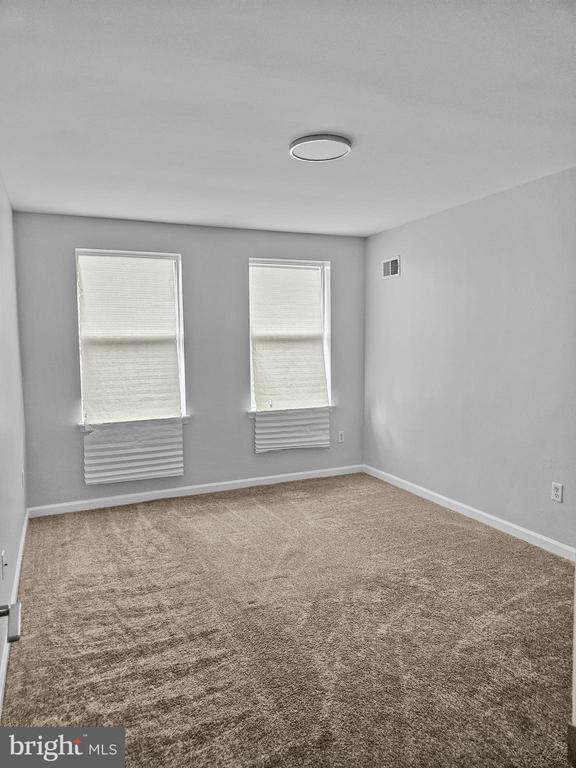 Building Photo - 524 N Patterson Park Ave
