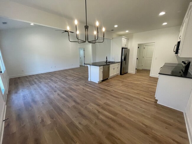 Building Photo - Brand New 3/2 House in Celanese- $1,995