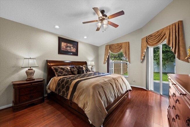 Building Photo - 12127 Sunset Point Dr