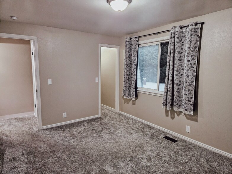 Building Photo - 4317 S 1230 W