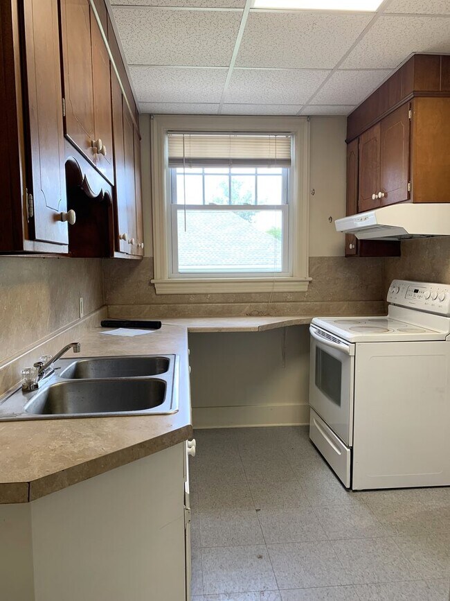 Building Photo - 1343-1347 Scotland Ave