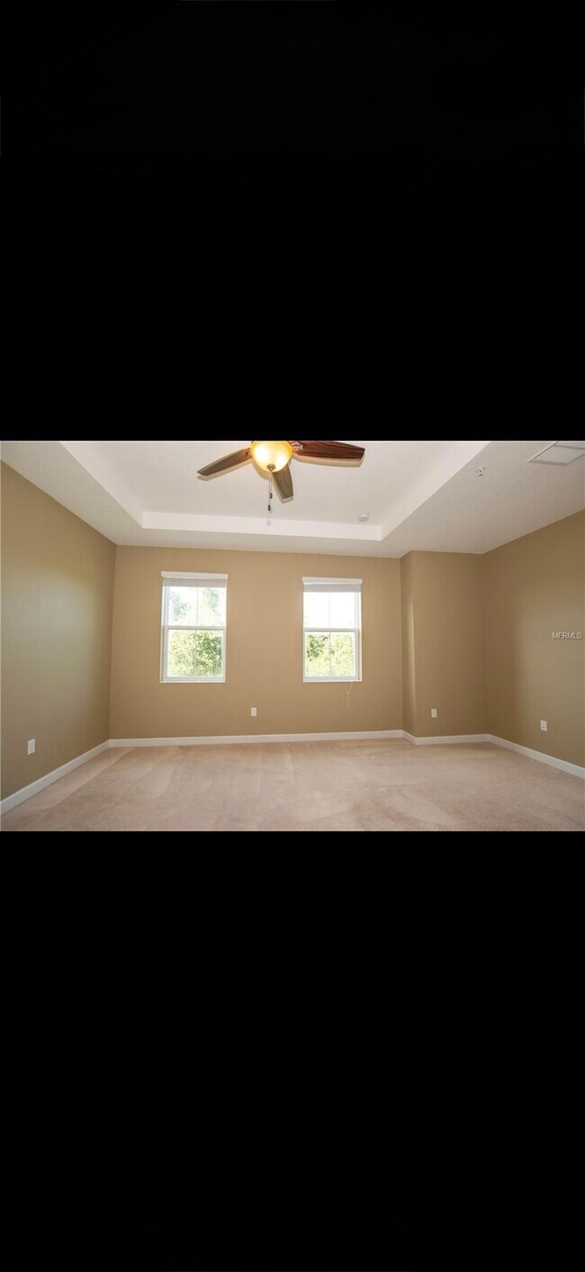 Building Photo - 649 Hangnest Ln