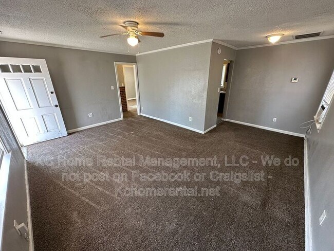 Building Photo - 8044 Wabash Ave