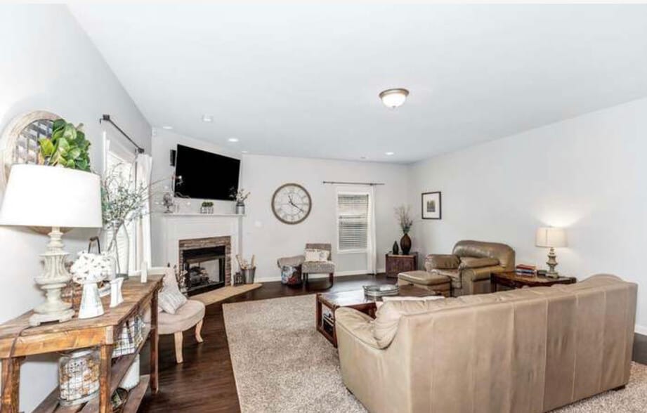 Building Photo - 7709 North Catawba Cir NW